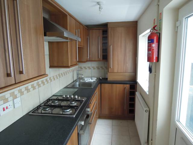 2 bed flat to rent in Trafalgar Place, Brynmill 4